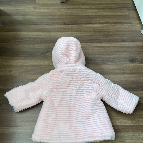 3/$20 Reversible Light winter jacket - Picture 7 of 8